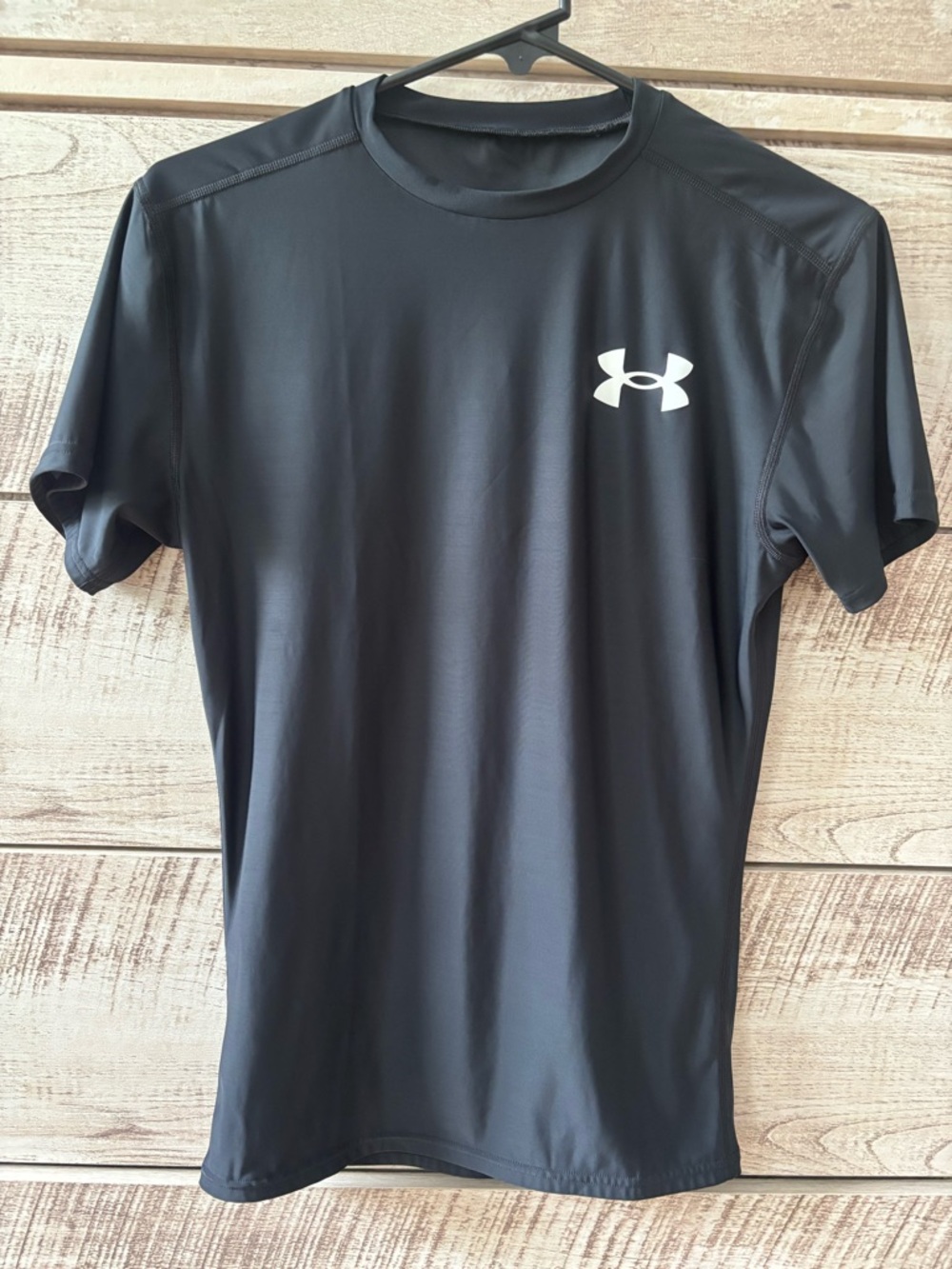 NWOT - Under Armour 
Men’s Black Short Sleeve Athletic compression shirt